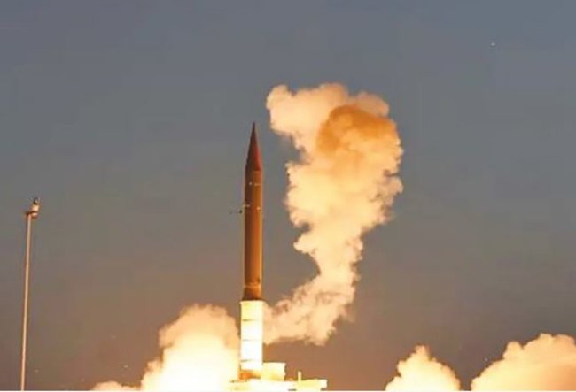 На фотографии изображена система «Хец-3» — основное средство перехвата баллистических ракет, которое также приобретает и Германия