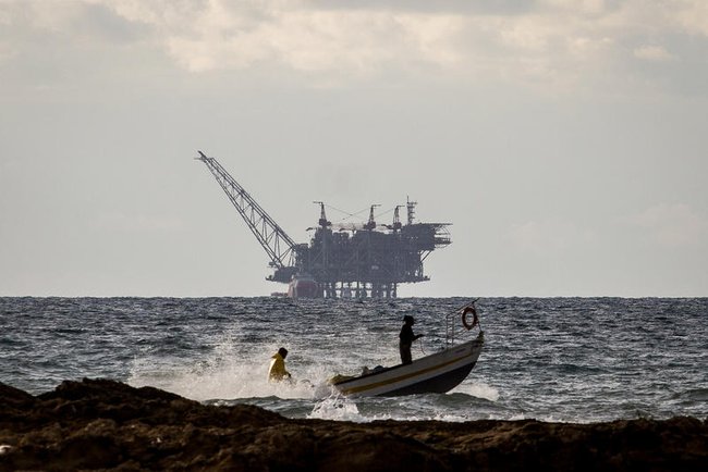 Вид с берега на газовое месторождение «Левиафан»