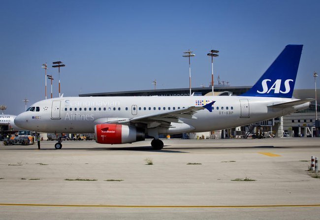 Самолет SAS в аэропорту Бен-Гурион