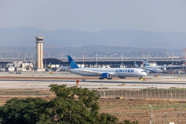 Самолет авиакомпании United Airlines в Бен-Гурионе