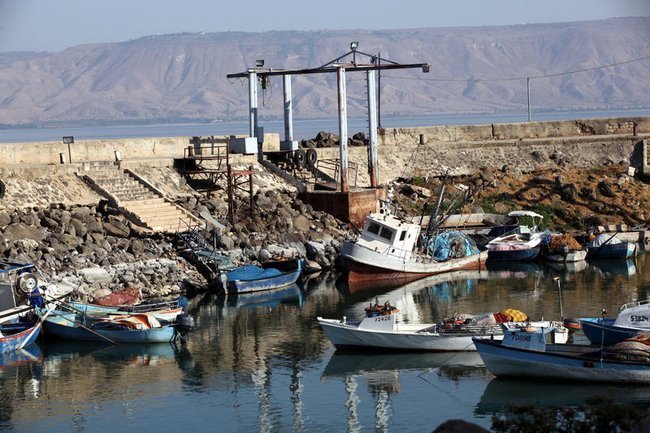 Вид на Кинерет с низким уровнем воды