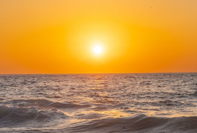Закат на море