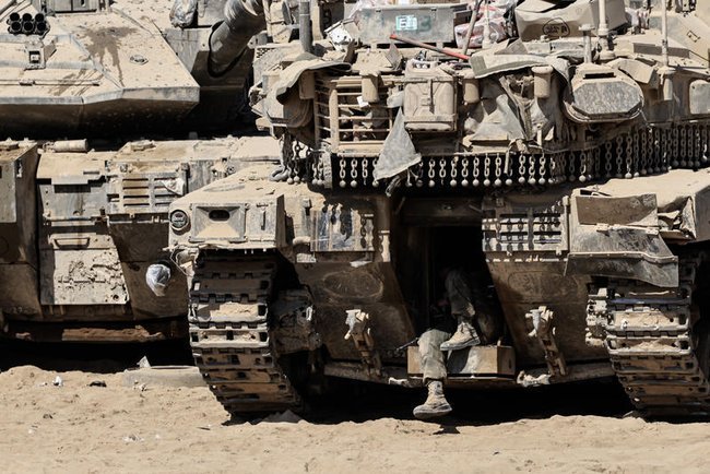 Израильские танки на южной границе с Газой