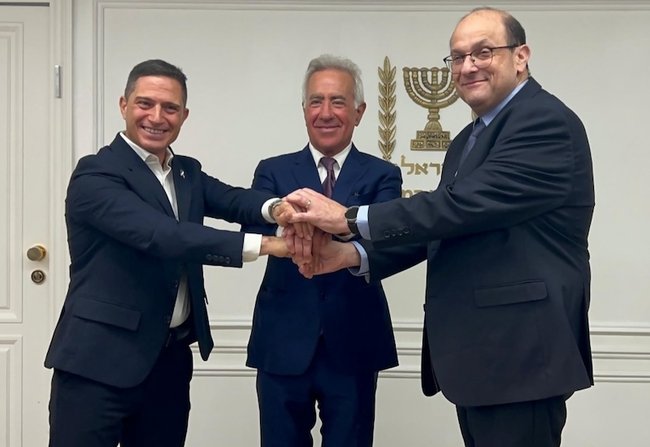 Мэр Рубик Данилович, предприниматель и филантроп Сильван Адамс,