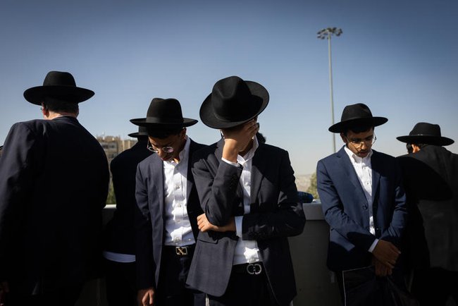 Ультраортодоксальные протестующие на акции против призыва в армию 30 октября 2025 года.