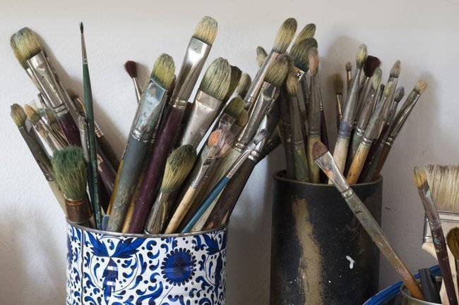 Кисти, которыми пользуется художник.