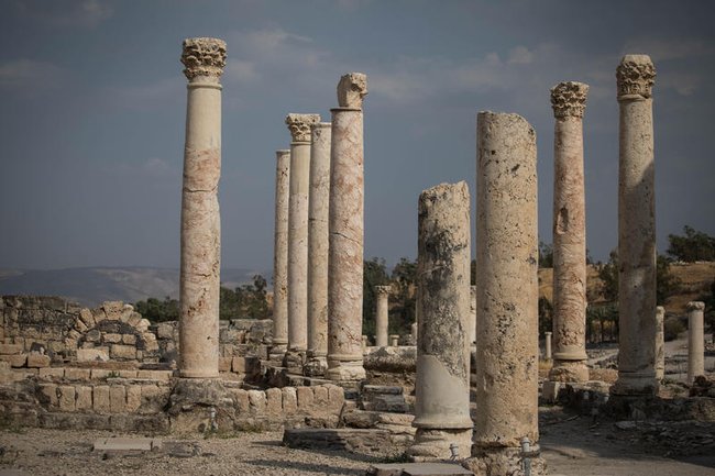 Руины античного города в Бейт-Шеане.