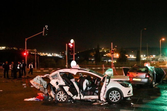 Машина, пострадавшая в автокатастрофе со смертельным исходом.