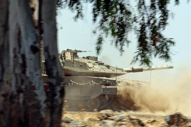 Танк «Меркава-4» в движении