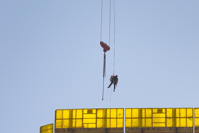 Спасение подростка, застрявшего на башенном кране в Иерусалиме.