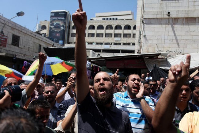 Демонстрация в Палестинской автономии в поддержку Братьев-мусульман.