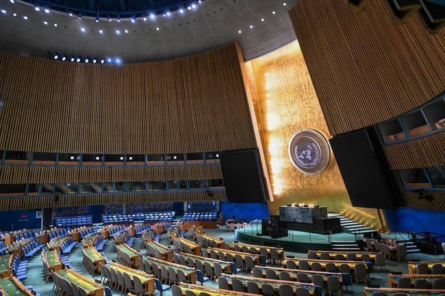 Вид на зал Генеральной Ассамблеи Организации Объединенных Наций в Нью-Йорке