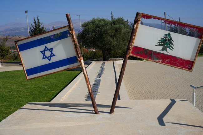 Флаги Ливана и Израиля