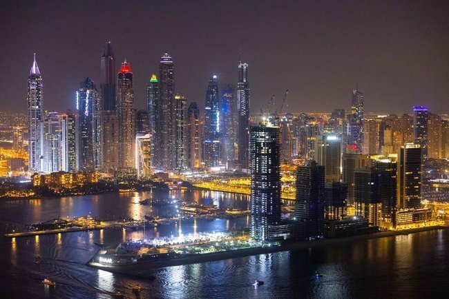 Вид на ночной Дубай.