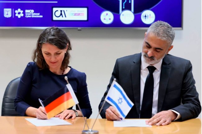 Главы Управлений кибербезопасности Израиля и Германии Йоси Каради и Фредерике Данс.