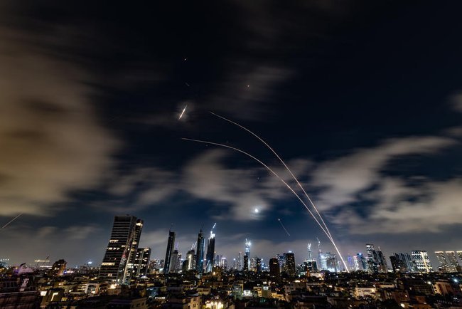 Иранские ракеты летят на Тель-Авив