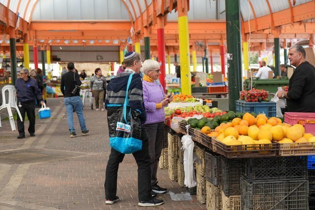 Рынок в Кирьят-Шмоне, открывшийся после войны в марте 2025 года.