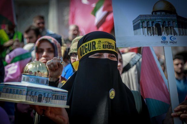 Антиизраильская демонстрация в Стамбуле.