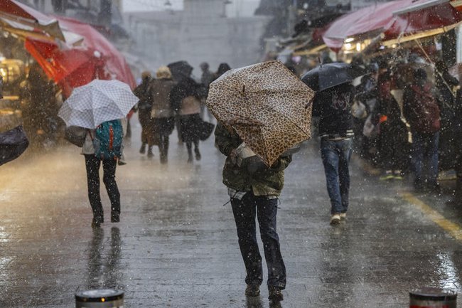 Сильный дождь в Иерусалиме.