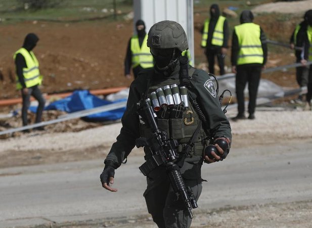 Военный в Хевроне