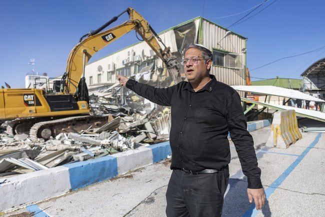 Итамар Бен-Гвир на месте сноса штаб-квартиры UNRWA в Иерусалиме