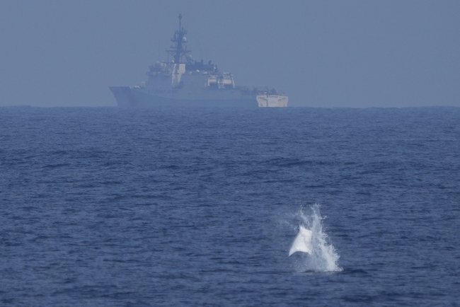 Корабль в море