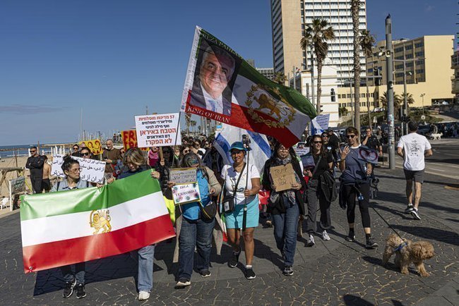 Акция в поддержку иранского народа в Тель-Авиве