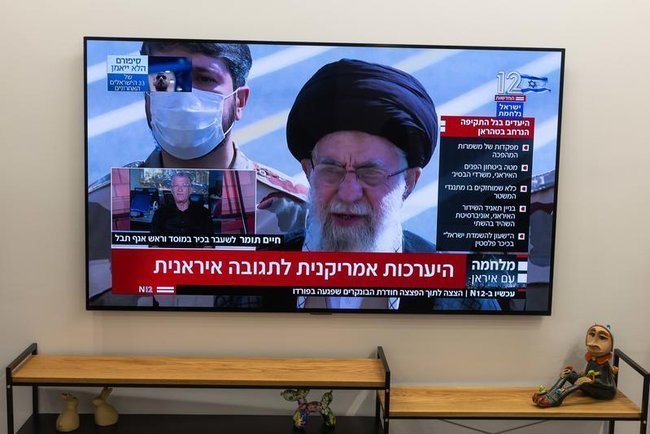 Видеозапись выступления верховного лидера Ирана Али Хаменеи, показанная по телевидению в Мишмар-Давиде в 2025 году