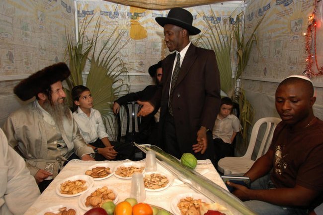 Сукка африканских евреев-игбо в Тель-Авиве.