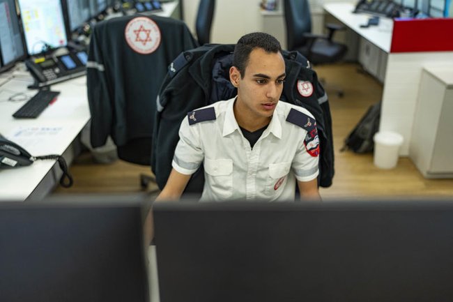 Сотрудник службы безопасности «Маген Давид Адом»