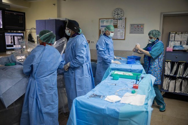 Врачи медицинского центра «Вольфсон» в Холоне.