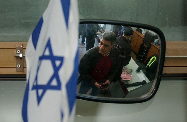 В ожидании экзамена на получение водительских прав в Иерусалиме.