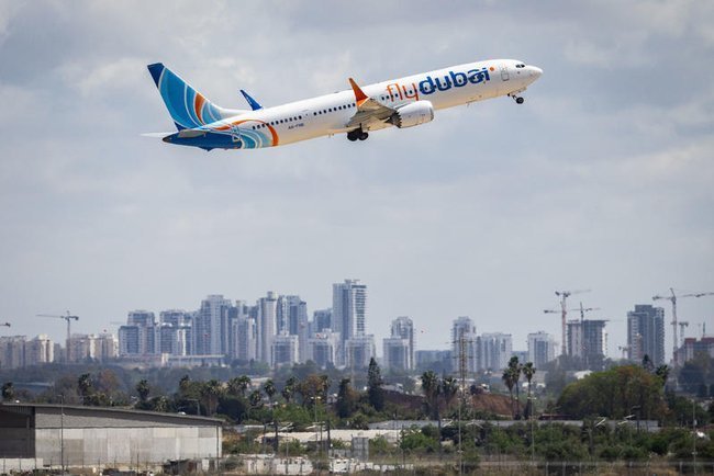 Самолет Flydubai в небе