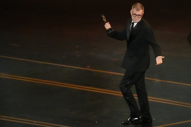 Режиссер «Битвы за битвой» Пол Томас Андерсон с долгожданным «Оскаром».