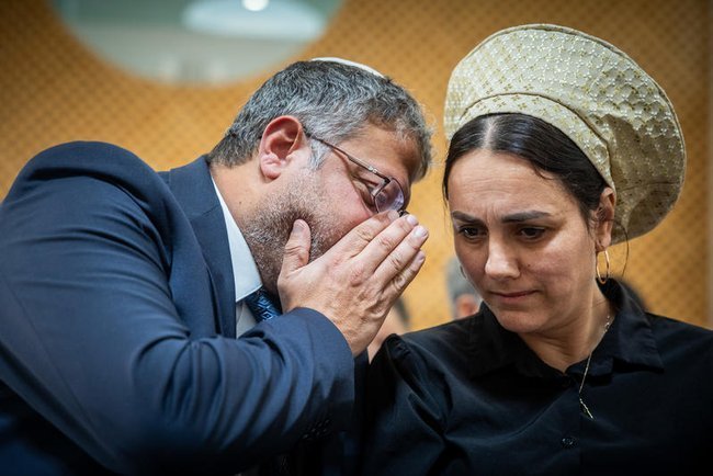 Итамар Бен Гвир и депутат Лимор Сон Хар-Мелех, одна из авторов законопроекта о смертной казни для террористов.