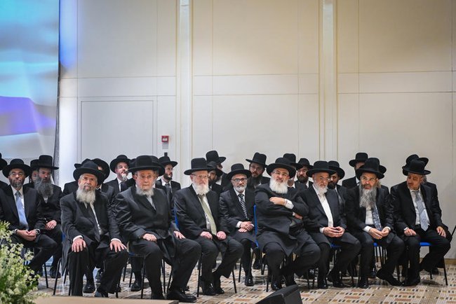 Церемония приведения к присяге судей раввинатских судов.