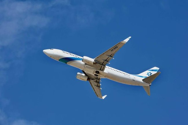 Самолет El Al в небе