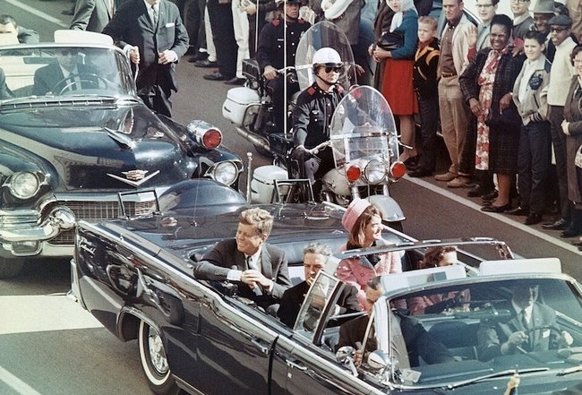 Джон Кеннеди в Далласе за несколько минут до убийства