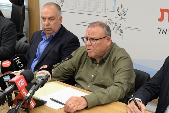 председатель Гистадрута Арнон Бар-Давид и глава Президиума делового сектора Дуби Амитай