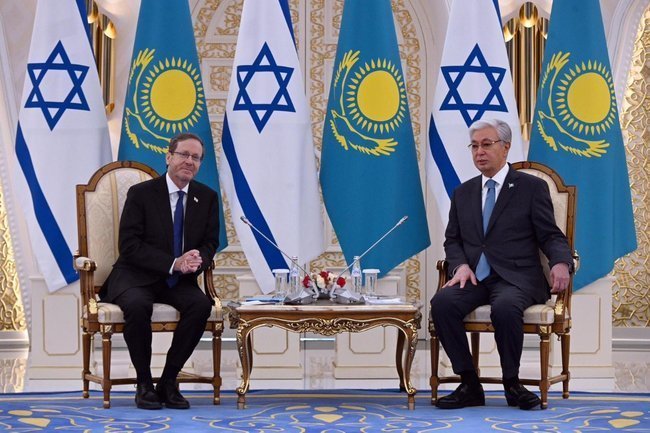 Президент Израиля Ицхак Герцог прибыл в Казахстан