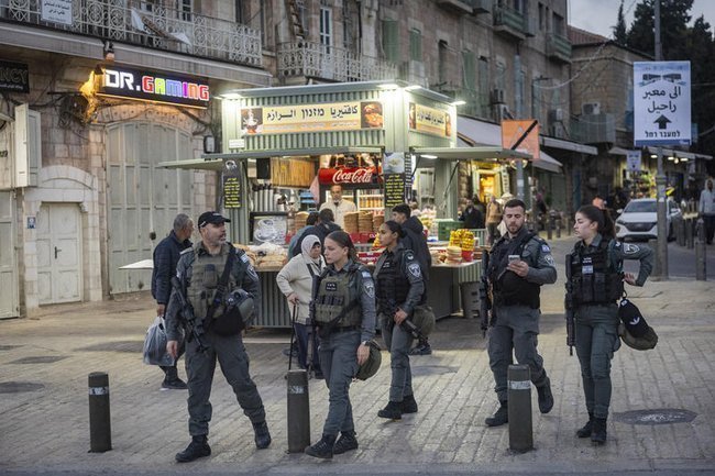 Бойцы пограничной полиции, патрулирующие улицы израильских городов.