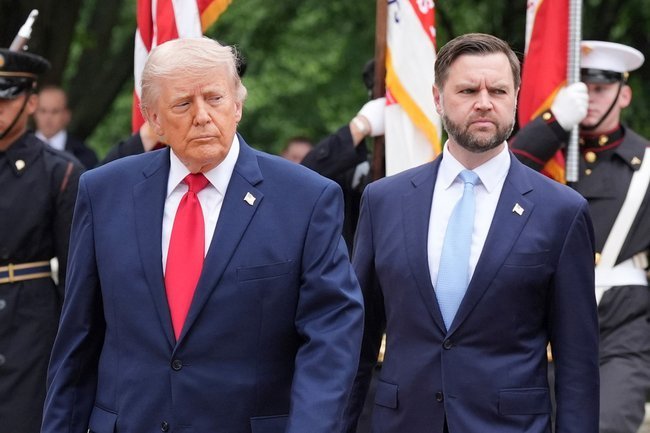 Дональд Трамп и Джей Ди Вэнс.