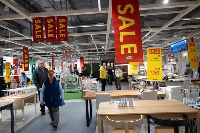 Традиционная распродажа в магазине IKEA в Ришон-ле-Ционе.