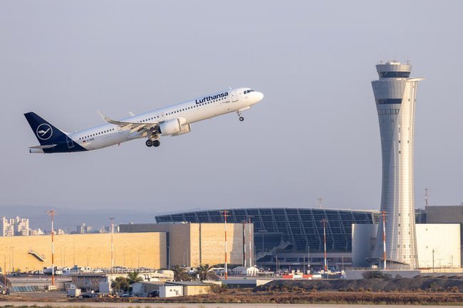 Рейс немецкой авиакомпании Lufthansa вылетает из аэропорта имени Бен-Гуриона.