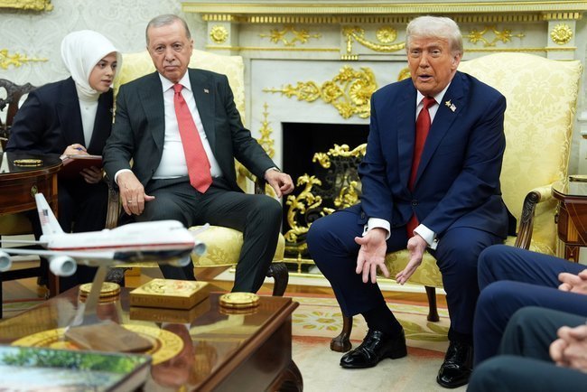 Встреча Дональда Трампа и Реджепа Тайипа Эрдогана в Овальном кабинете.