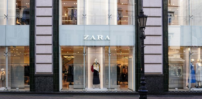 витрина магазина Zara