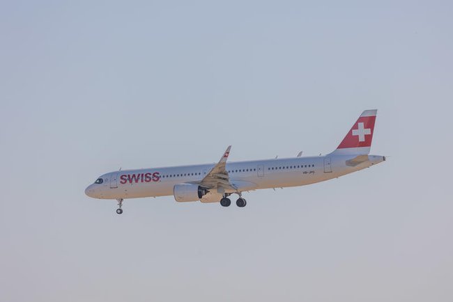 Самолет авиакомпании Swiss заходит на посадку в аэропорт имени Бен-Гуриона.