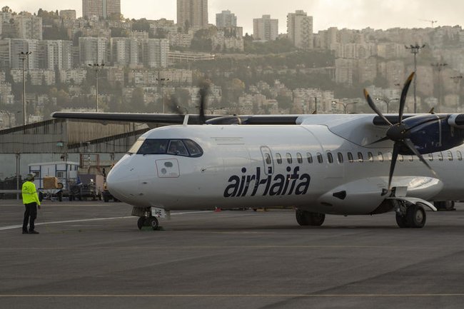 Самолет авиакомпании Air Haifa в аэропорту Хайфы