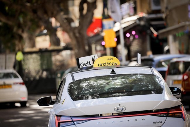 Такси компании Gett на улицах Рамат-Гана.