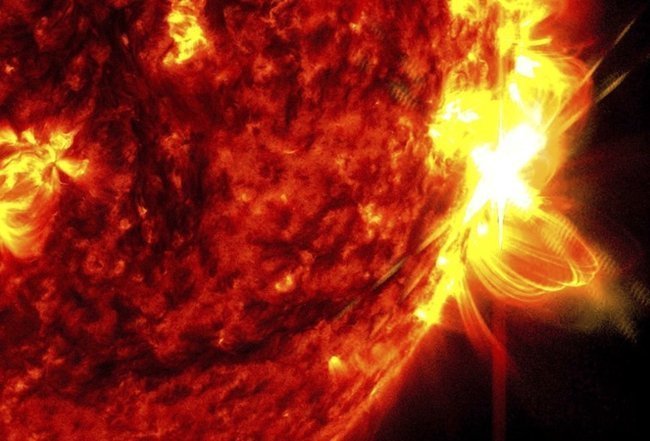 Солнечная вспышка, зафиксированная Обсерваторией солнечной динамики NASA